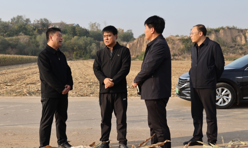 杨海林督导检查“双抢一保”进展情况